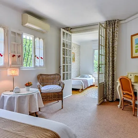 Hotel Mas Djoliba 3*